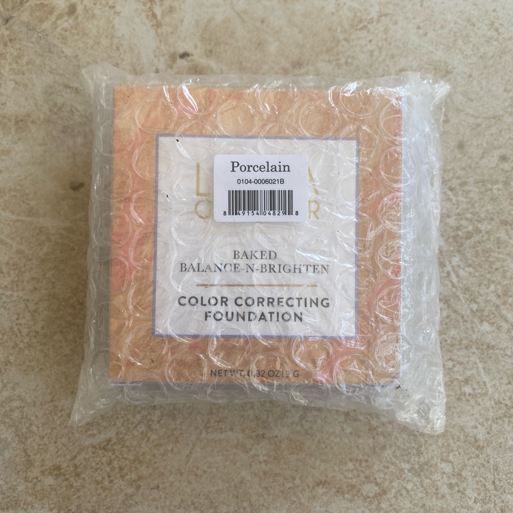 Laura Geller Baked Balance-n-Brighten Color Correcting Foundation